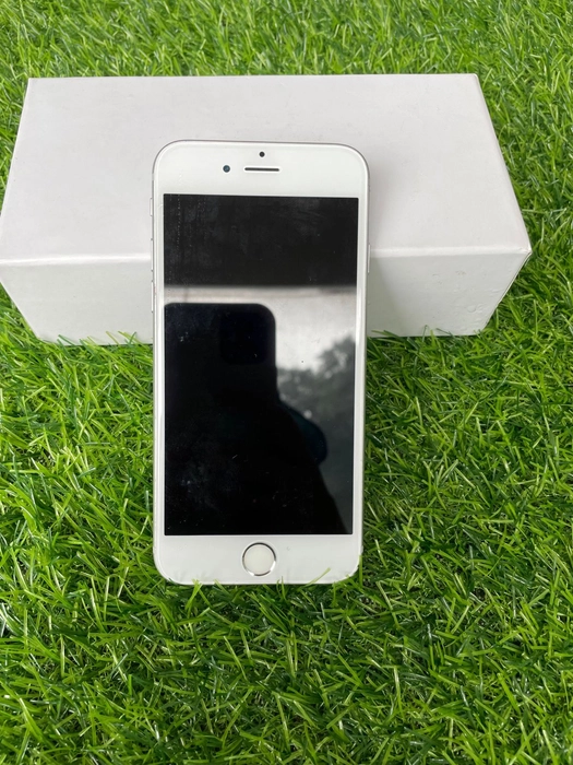 iPhone 6 Silver 16 GB - 携帯電話