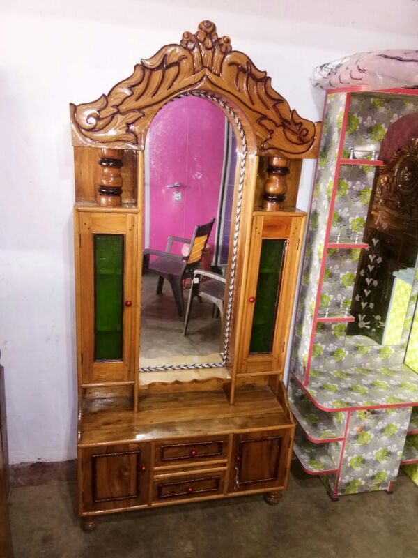 Decornation Ithaca Circular Mirror Wooden Dressing Table, For Home at Rs  12499 in Ratangarh