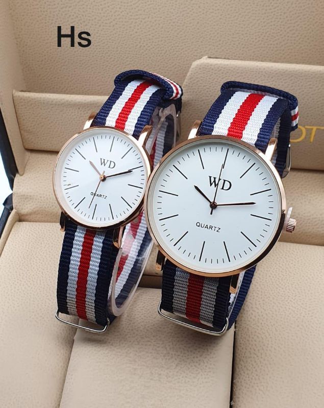 Buy Dw Couple watch online from Md Collection