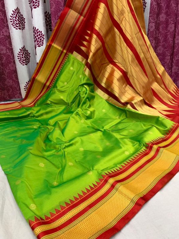 Elachi Green Kanchipuram Silk Saree Handwoven Pure Silk Checks Temple –  Panjavarnam