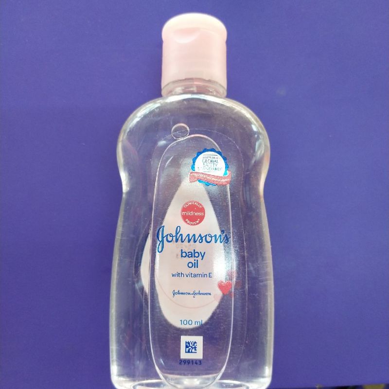 Buy Johnson's Baby Oil with Vitamin E, 100ml Online at Low Prices