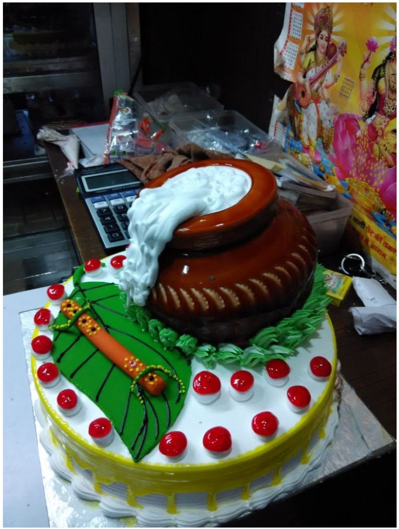 Amazing Three New Cake Design |Krishna cake|Matka cake|Janmashtami  cakes|makingby New Cake Wala - YouTube | New cake design, Simple cake  designs, Cake