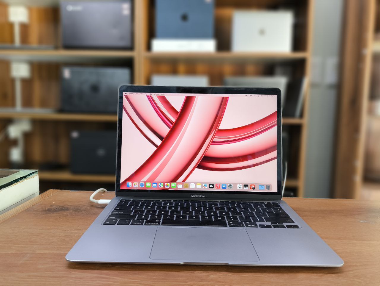 Apple MacBook Air M1 2020 8GB 13インチ 08084213-1661-48f9-a7cf-