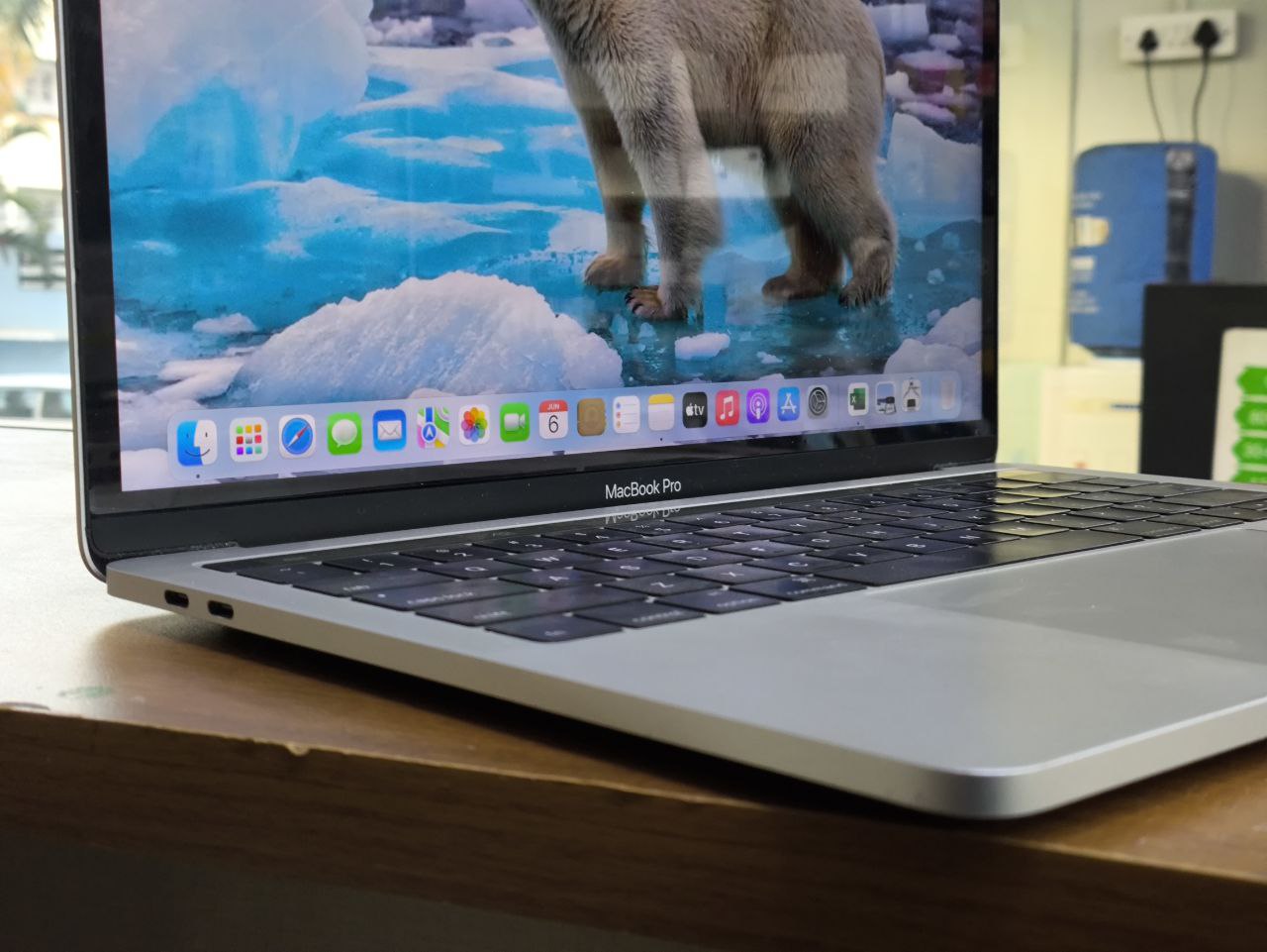 Apple MacBook Pro A1706 (2016) - Core i5, 8GB RAM, 256GB SSD