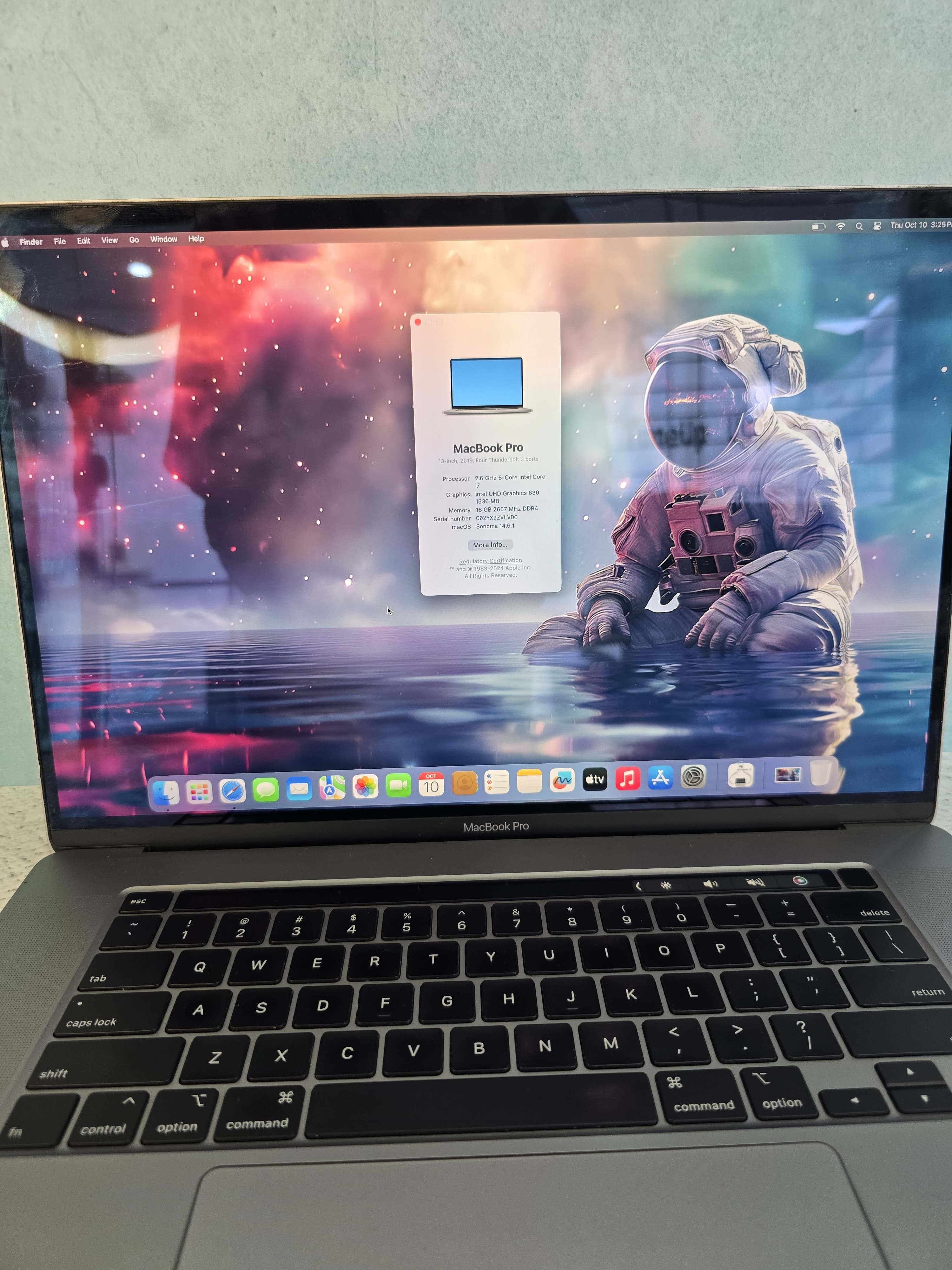 Apple 2019 MacBook Pro A2141 Core i7 16GB 500GB