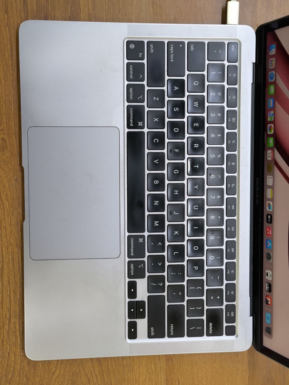 MacBook Air M1 (2020)13.3インチ MacBook Air (M1, 2020) - Technical Specifications - Apple