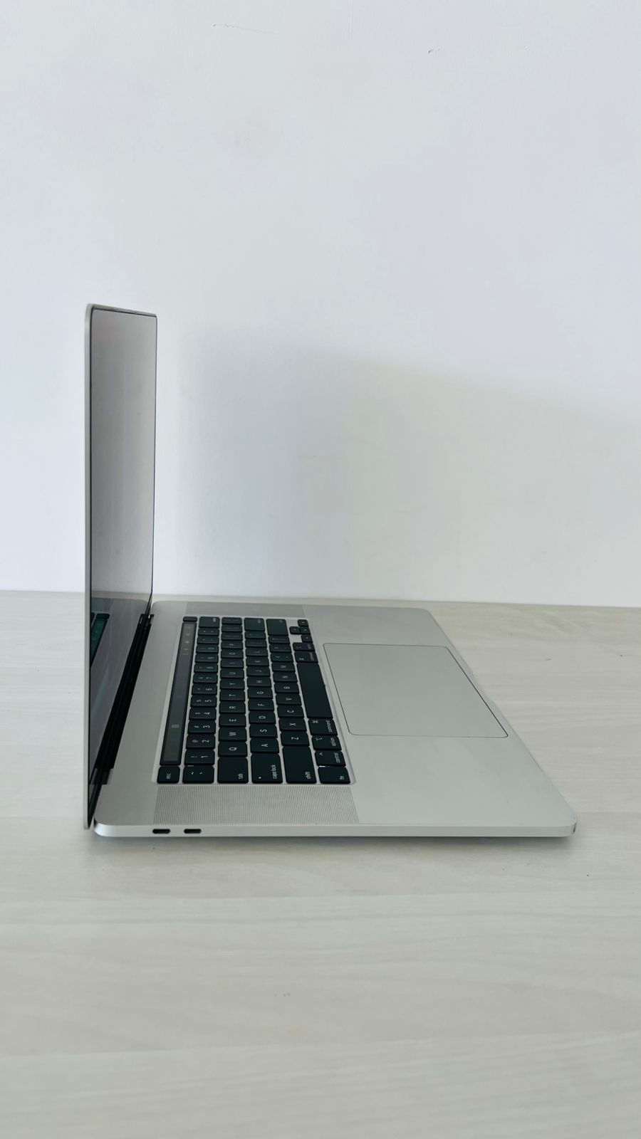 Apple MacBook Pro a2141 - 2019 - i9, 8core, 64gb ram, 1tb ssd with