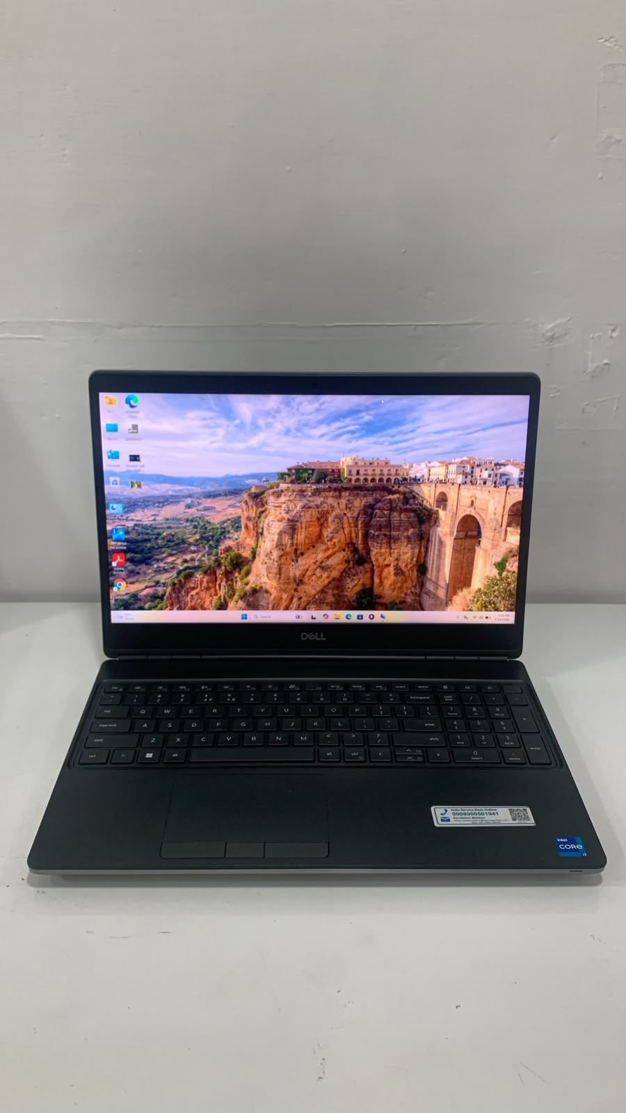 Dell Precision 7560 - i7 11th gen H Processor, 8core, 16gb ram