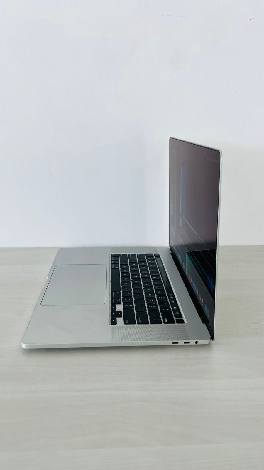 G*D様 【状態良好】i9、64GB、1TB、16インチ、MacBook Pro Apple MacBook Pro a2141 - 2019 - i9, 8core, 64gb ram, 1tb ssd with