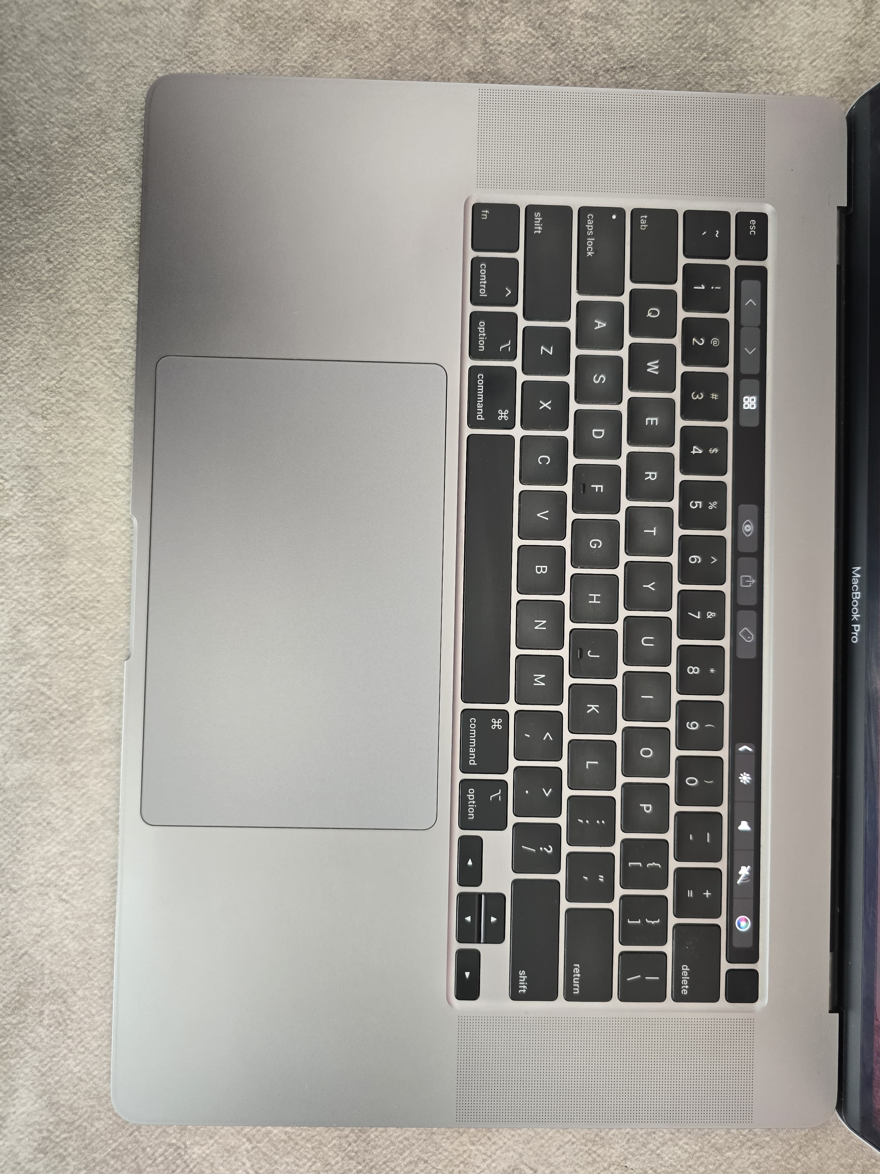 【おまけ付】MacBook Pro 16” 2019/i9/32GB/1TB Apple 2019 MacBook Pro (16-inch/40.65 cm, 16GB RAM, 1TB