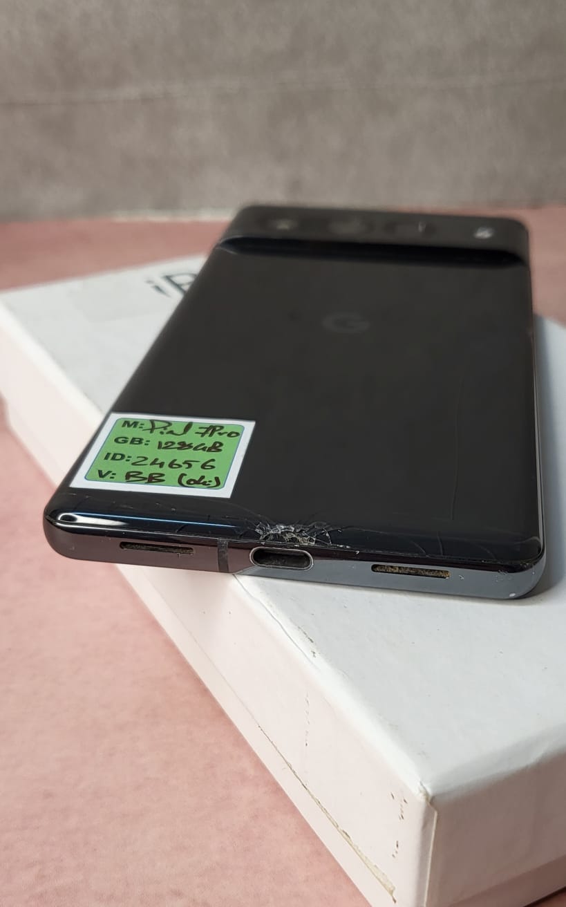 Google Pixel 7 Pro 128GB Black - Excellent Condition