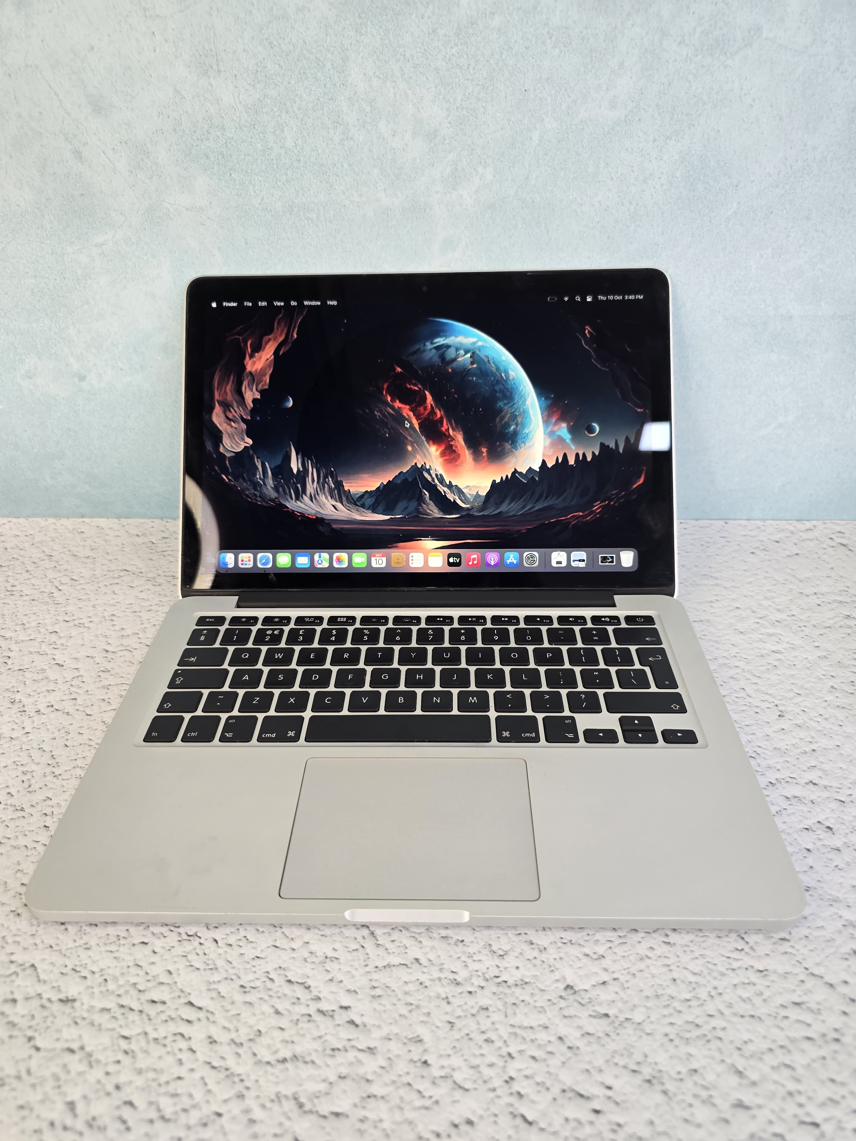 MacBook Pro i5 8GB 256GB 13.3 A1502 AC付き Refurbished – Apple MacBook Pro A1502 13.3-inch Laptop, 5th Gen