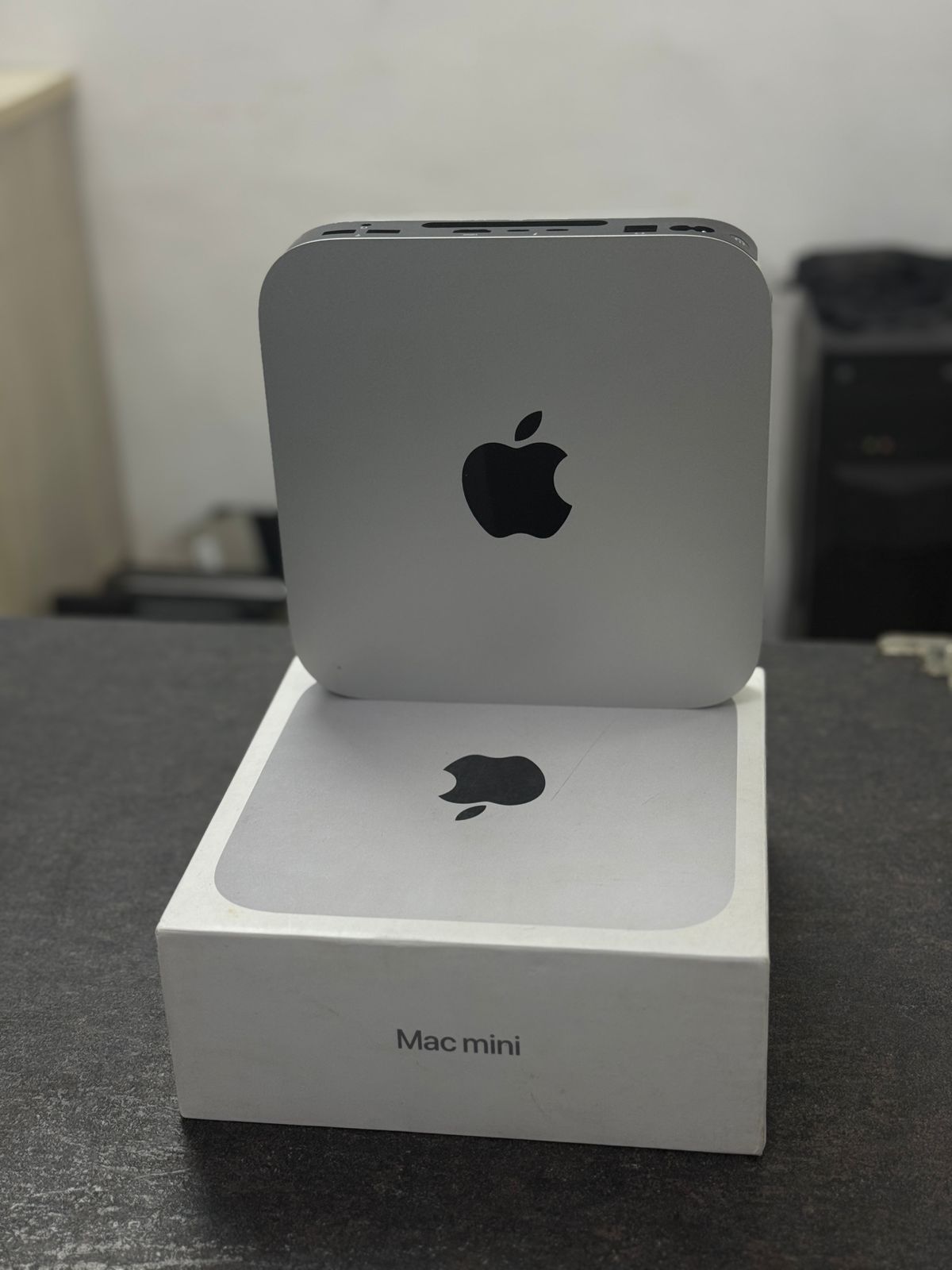その他 Apple Mac mini M2 8GB 256GB A2686 Apple Mac mini a2686 - 2023 - M2chip 8gb ram, 256gb ssd
