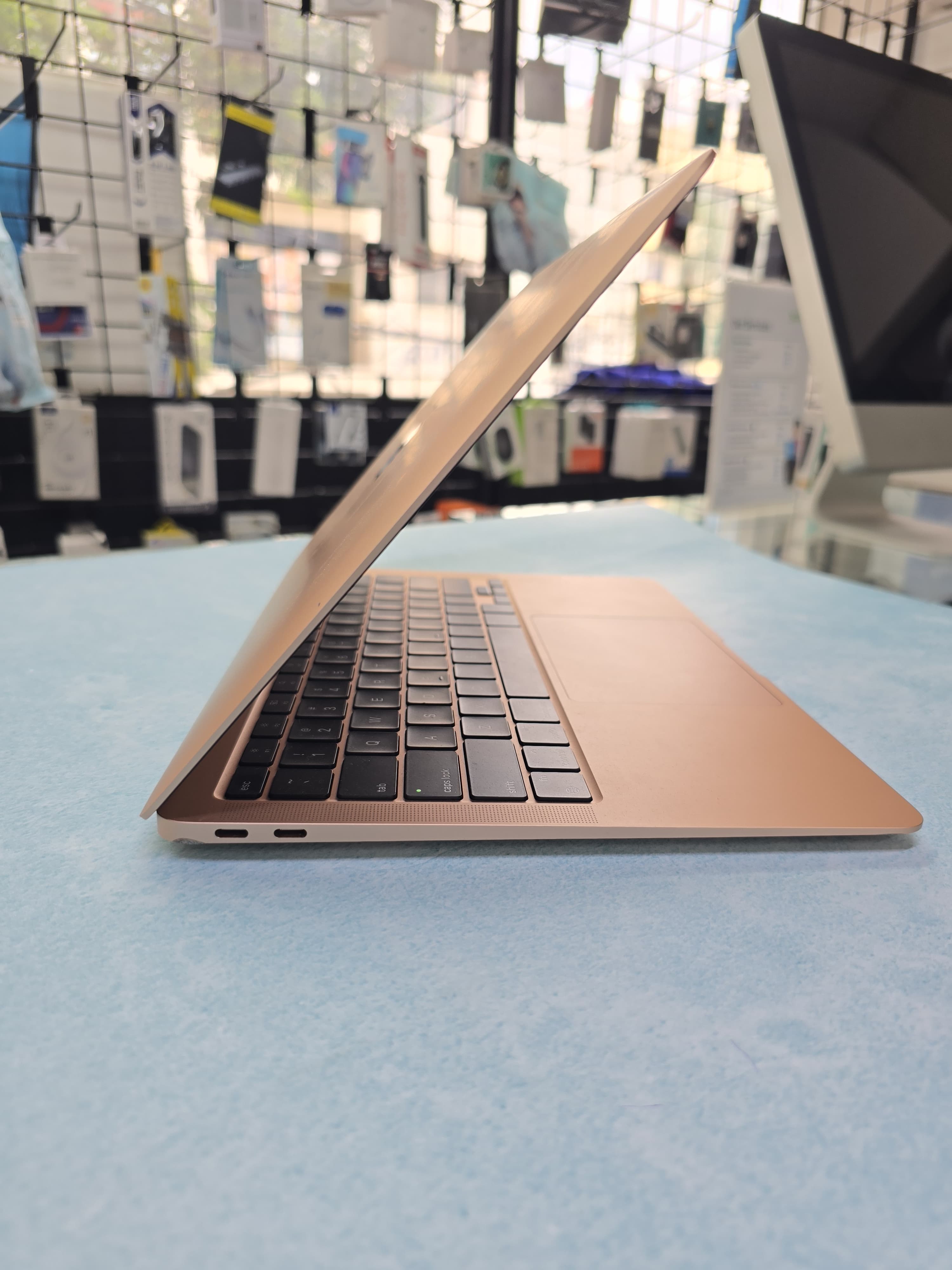 美品 MacBook Air A2337 2020 M1/8GB/256GB Buy Macbook Air M1 2020 A2337 (Renewed)