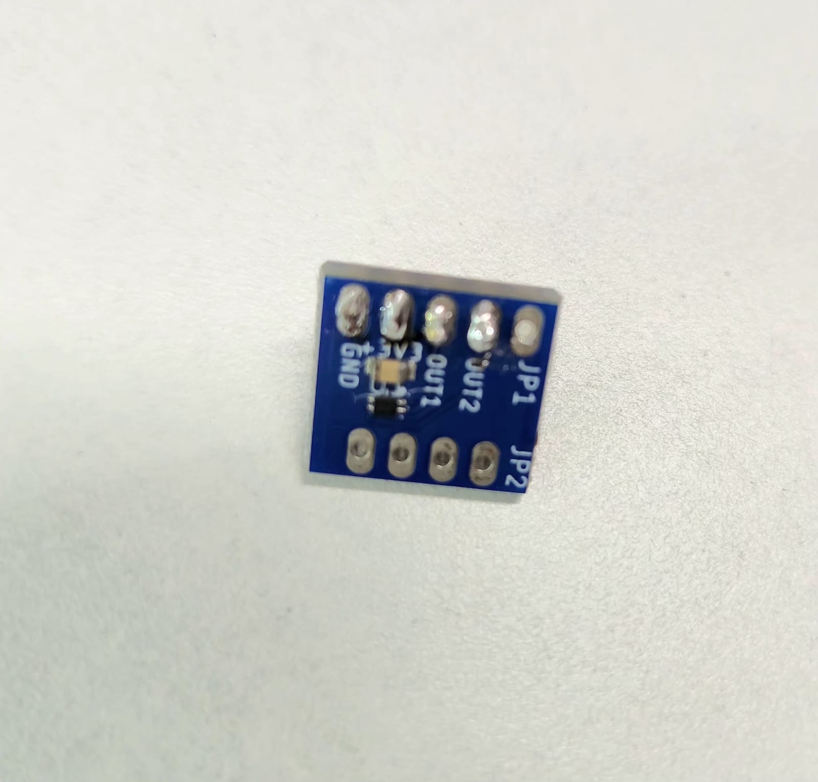 Hall effect sensor (DRV5032) - Hackathon 2.0