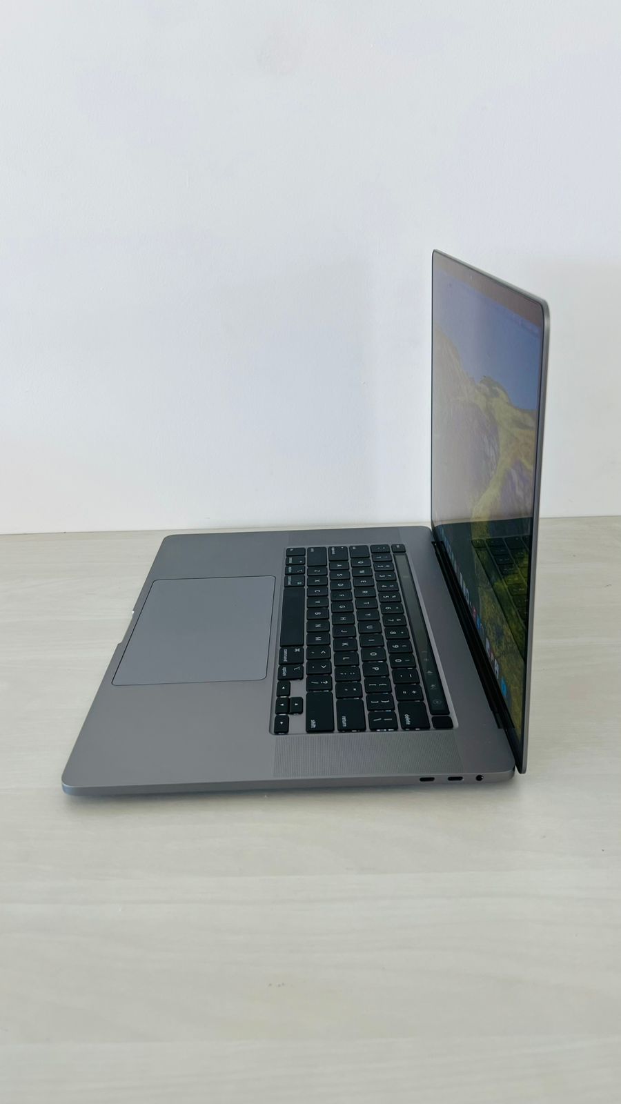 MacBook Pro (16-inch 2019)｜i9｜32GB/1TB Apple MacBook Pro a2141 - 2019 - i9 32gb ram, 1tb ssd with 9.5gb