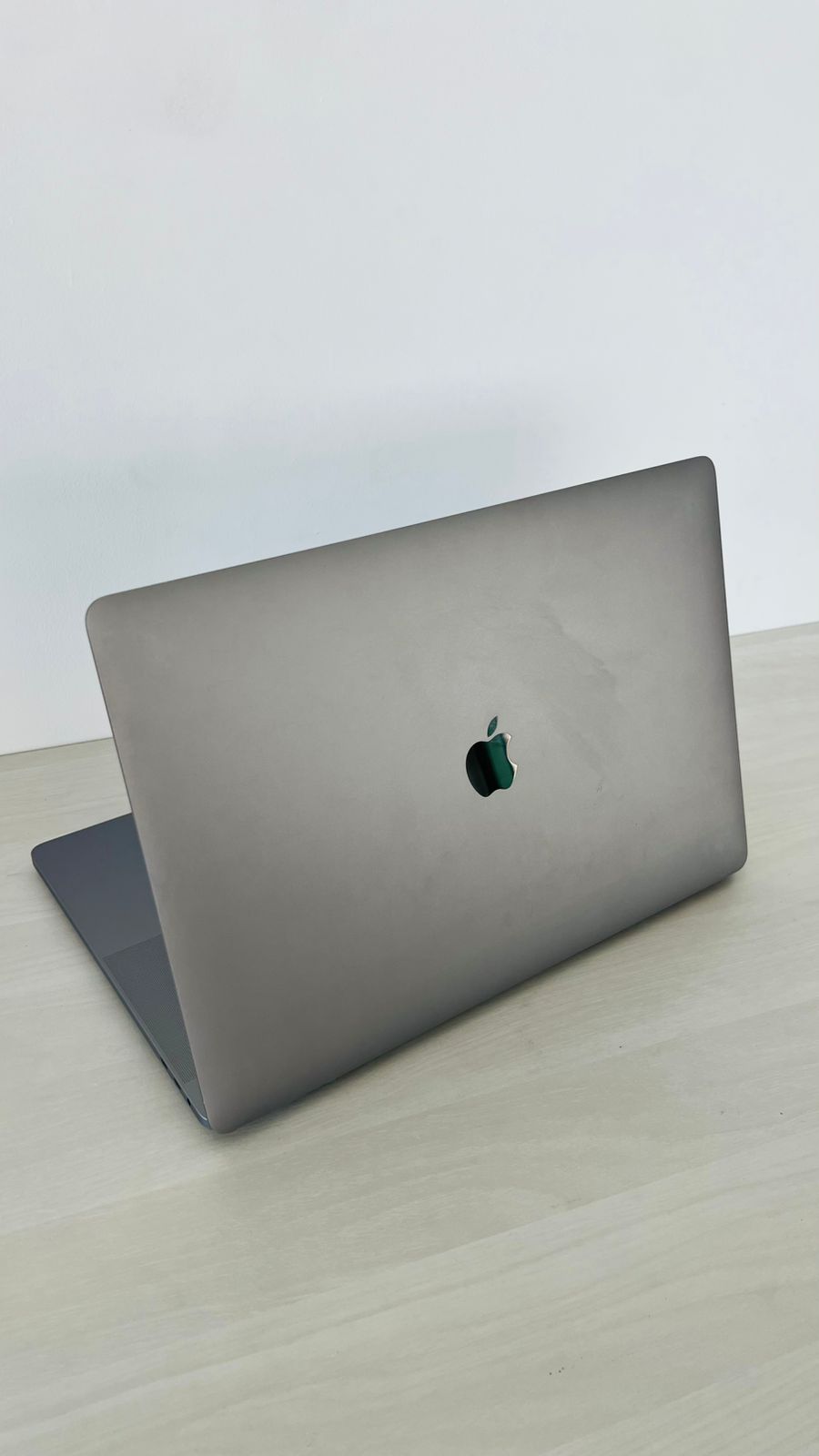 Apple MacBook Pro a2141 - 2019 - i9 32gb ram, 1tb ssd with 9.5gb