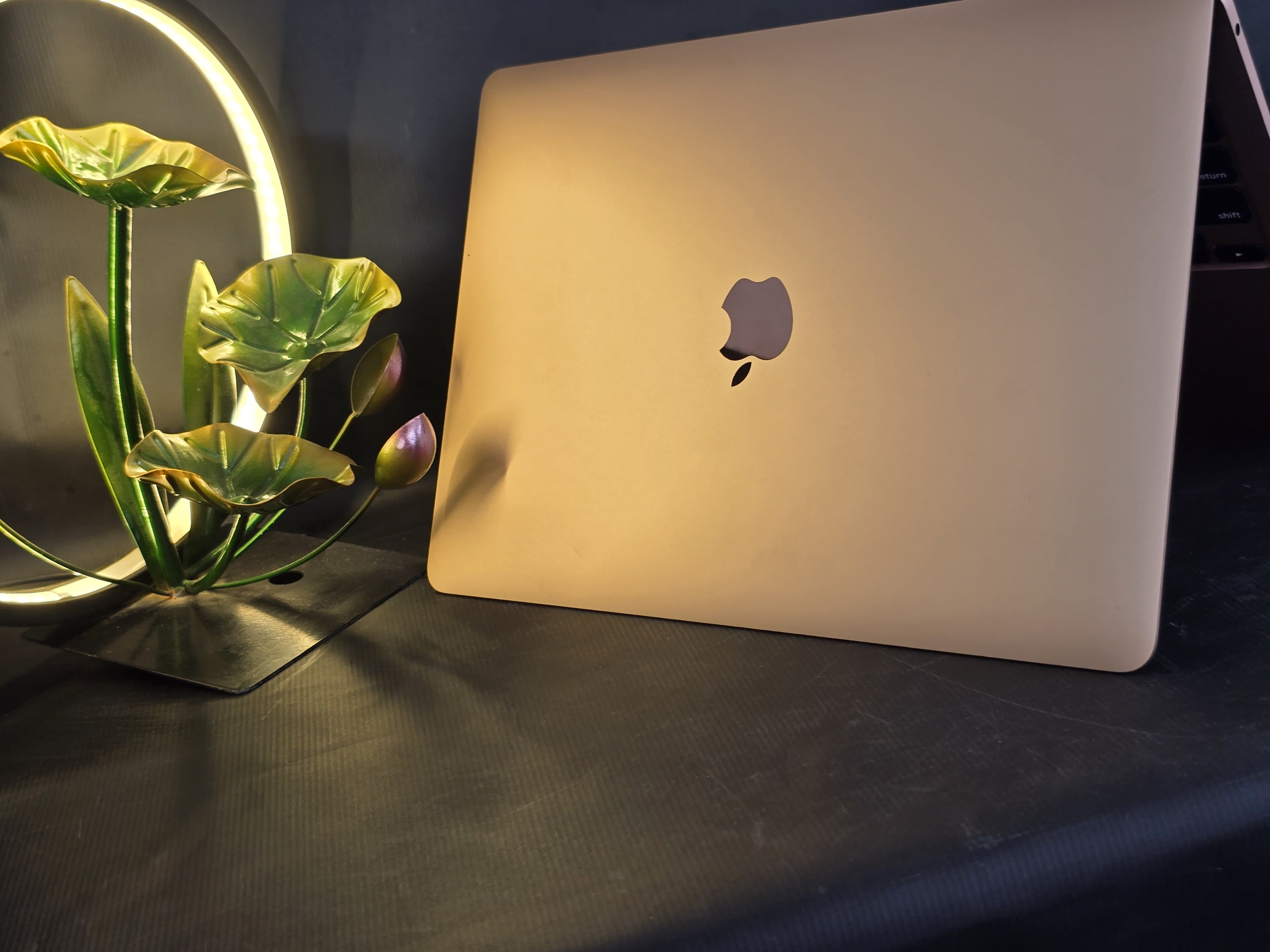 Apple MacBook Air A2337 ゴールド Apple Macbook Air 2020 {A2337} M1 Chip - Like New