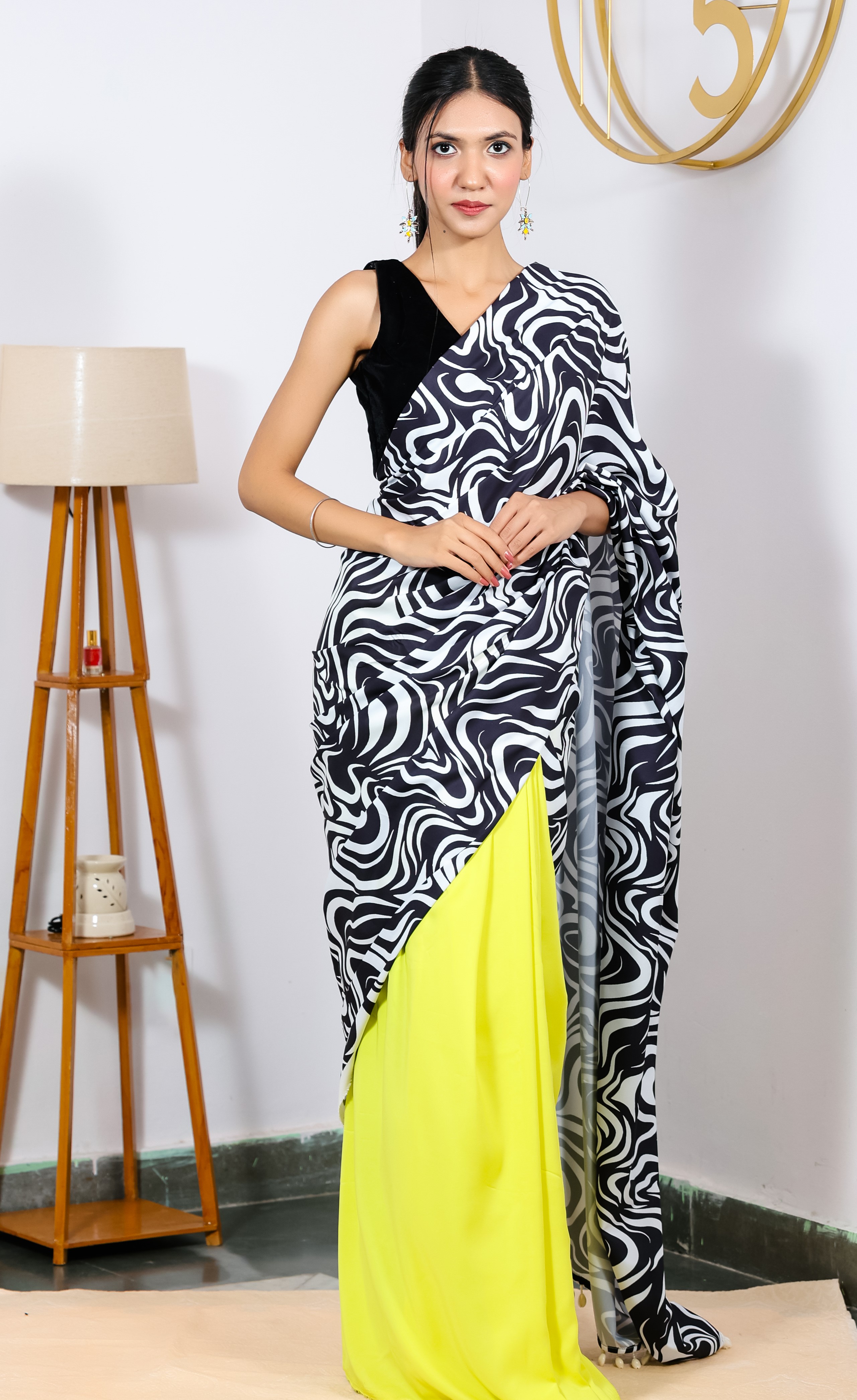 Buy Uveeka Printed Daily Wear Georgette White, Black Sarees Online @ Best  Price In India | Flipkart.com