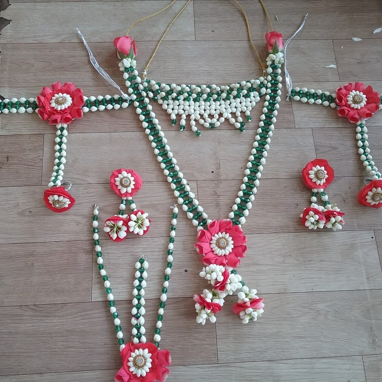 Artificial flower jewellery on sale for baby shower online