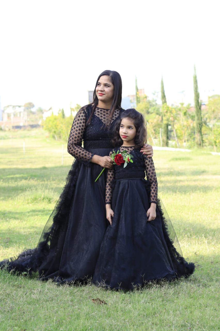 Mom and Me| Twinning Dresses for Mom and Daughter Duos| Mom and Daughter  Dresses – Fashiana