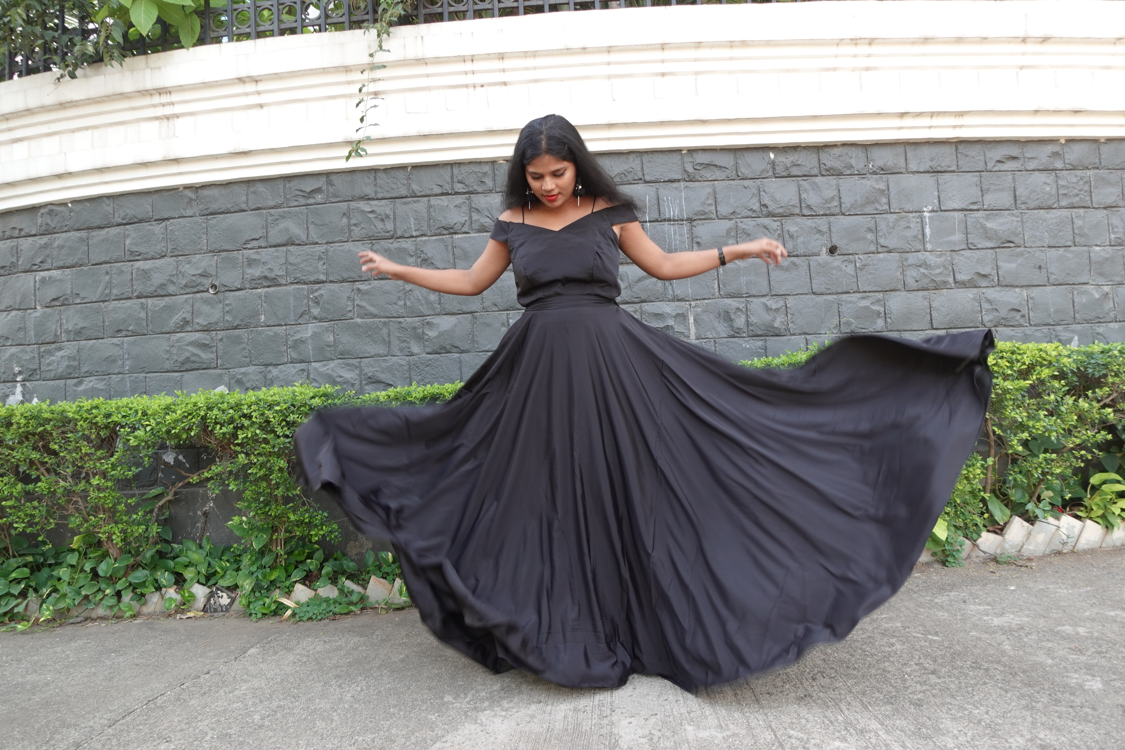 Black long shop gown for rent