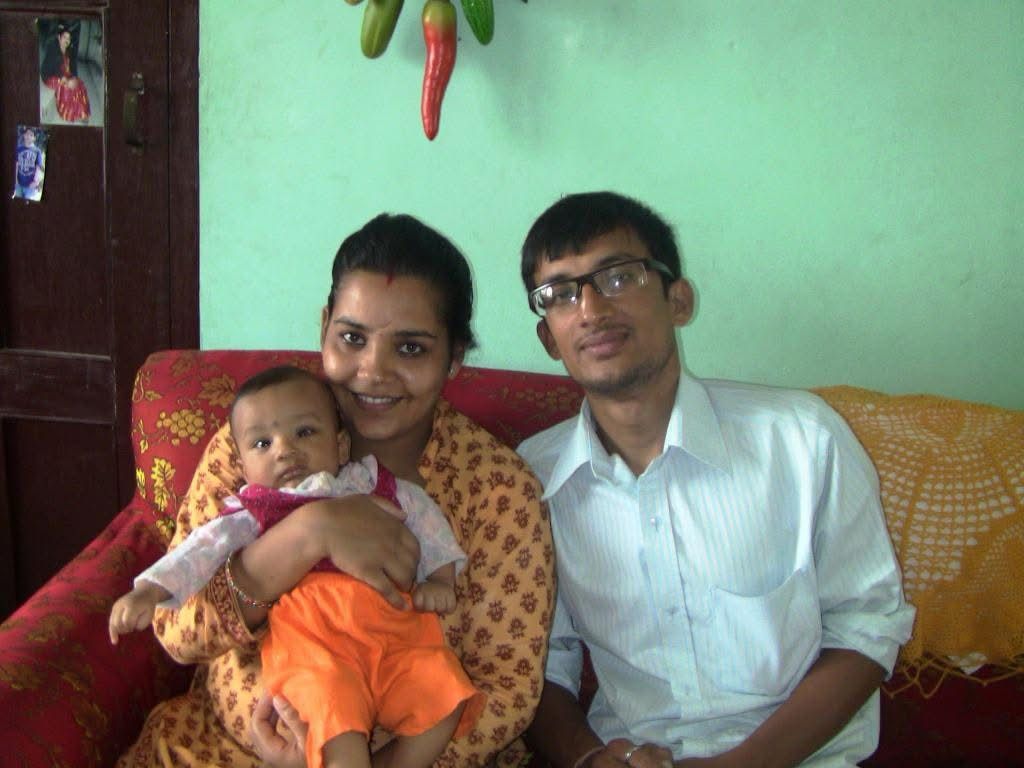 प्रायुष परिवारसँग