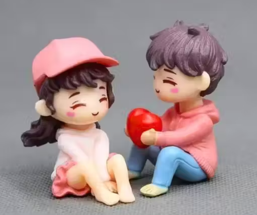 Alluring Showpieces & Collectibles