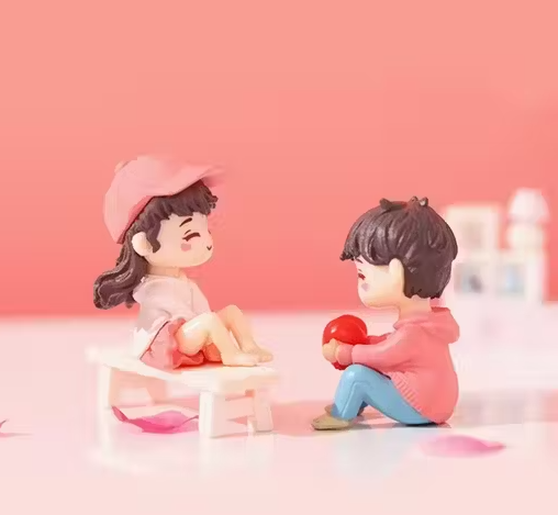 Include 2 Pcs of Cute Couple Miniature, Small decorative Figurines For Unique Gift,  (Set of 2 Multicolor)