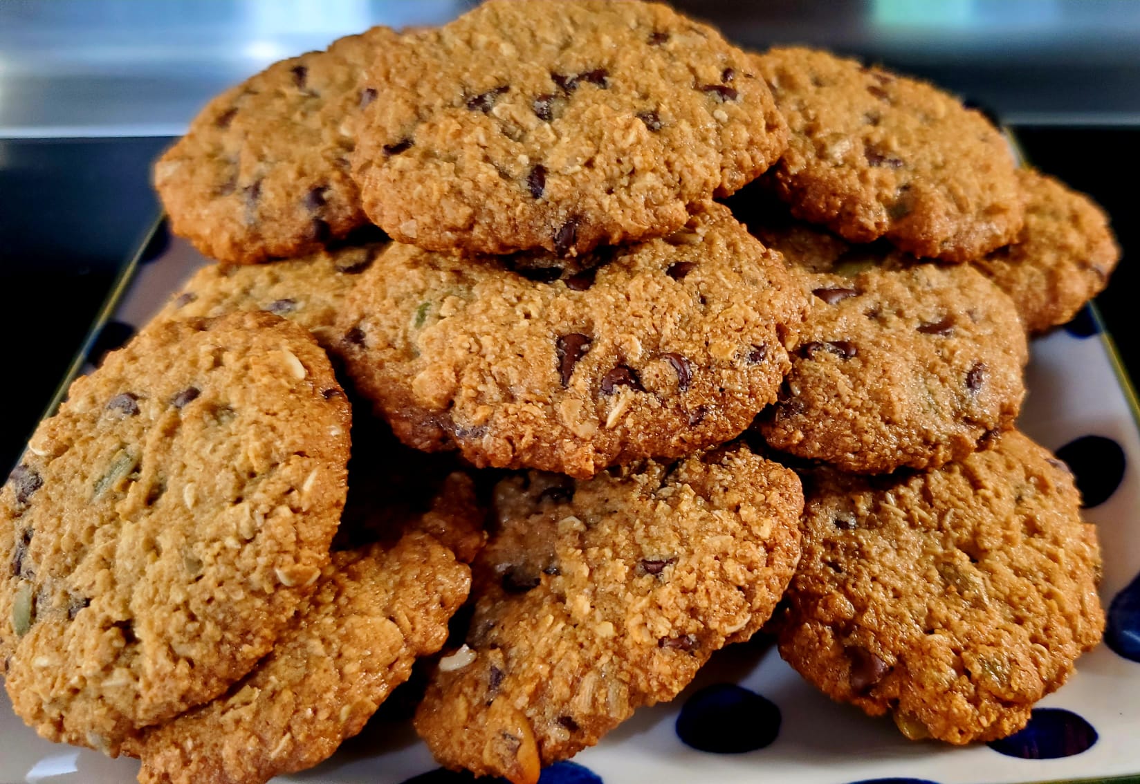Oats & Almond Flour Chocolate Chip Cookies