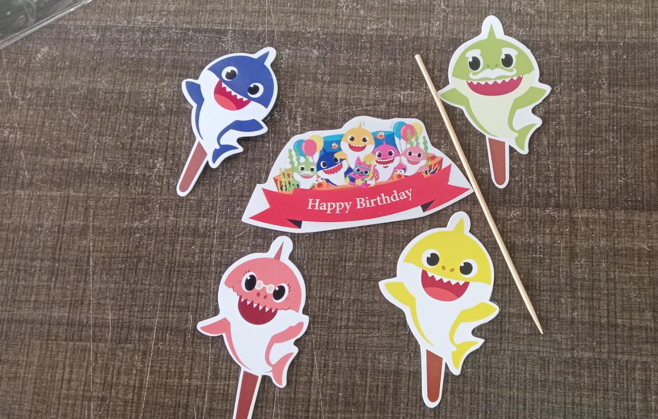 Baby shark topper Bake and Beyond