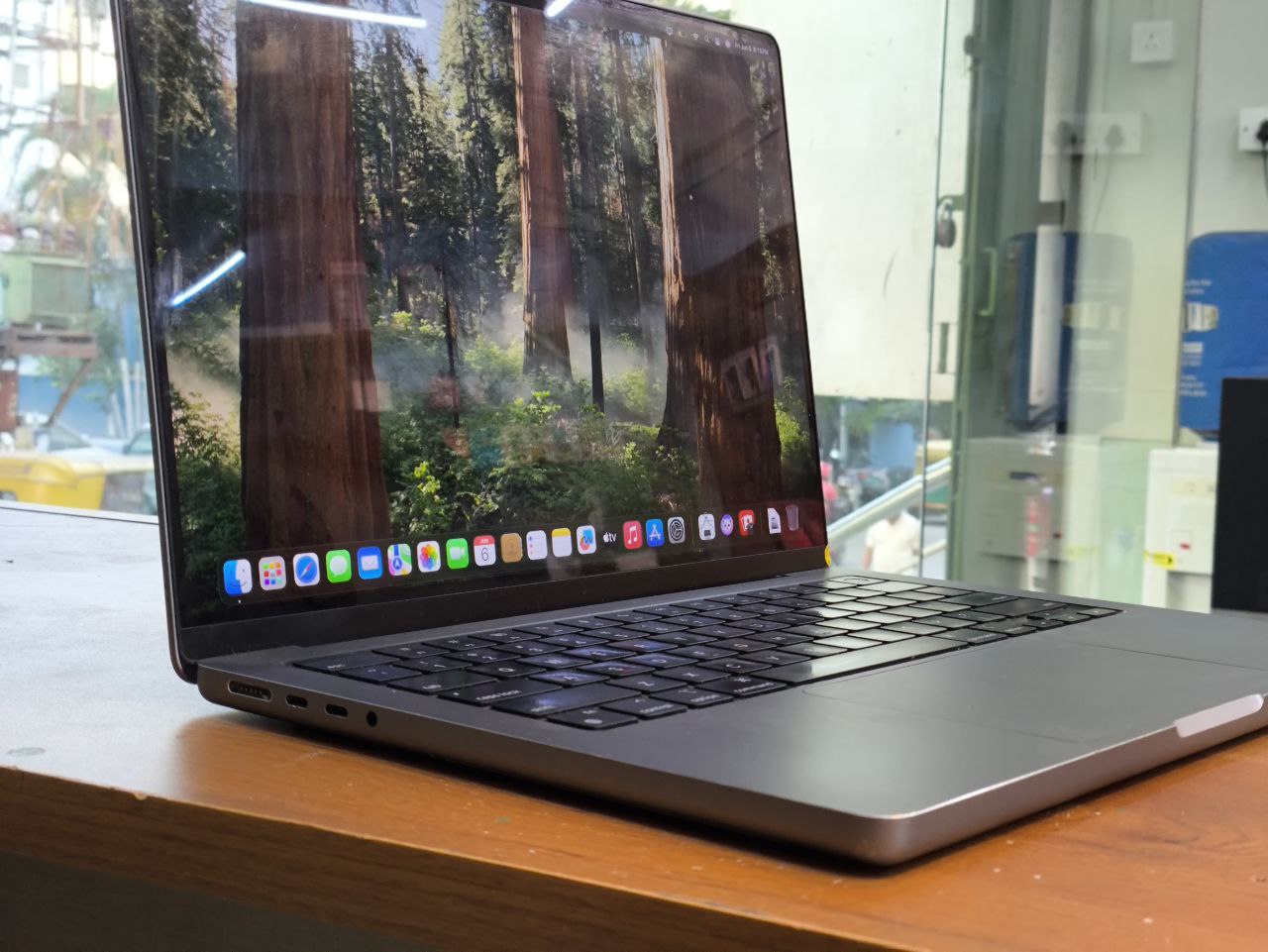 Apple MacBook Pro M1 Pro – High Performance Laptop